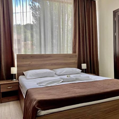 Merien Hotel Erywań Zewnętrze zdjęcie