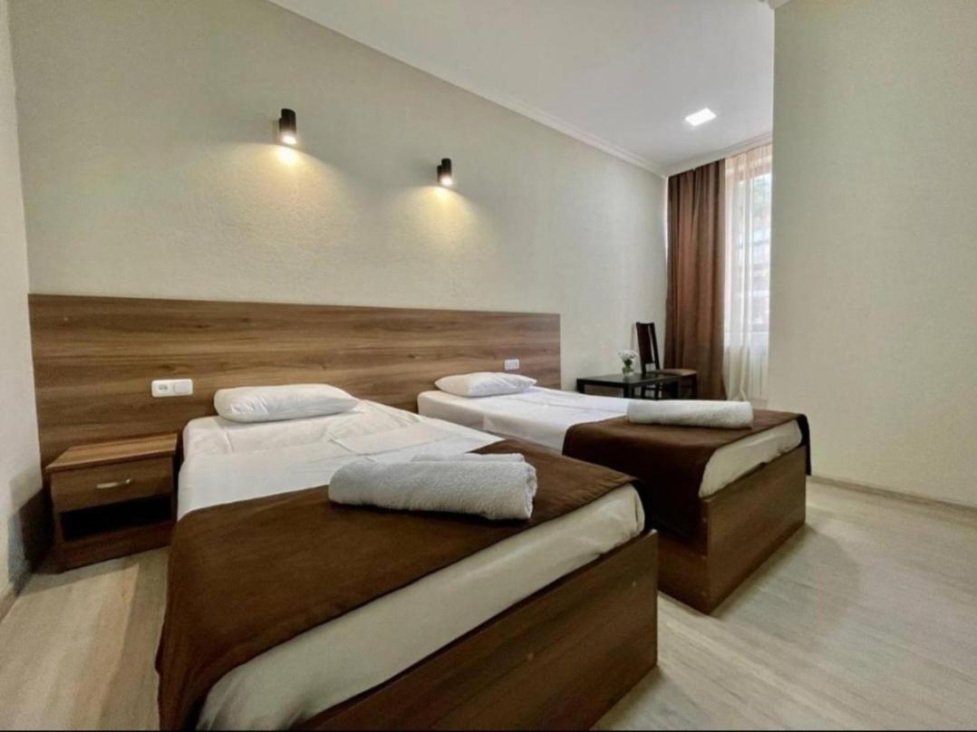 Merien Hotel Erywań Zewnętrze zdjęcie