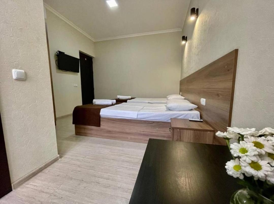 Merien Hotel Erywań Zewnętrze zdjęcie