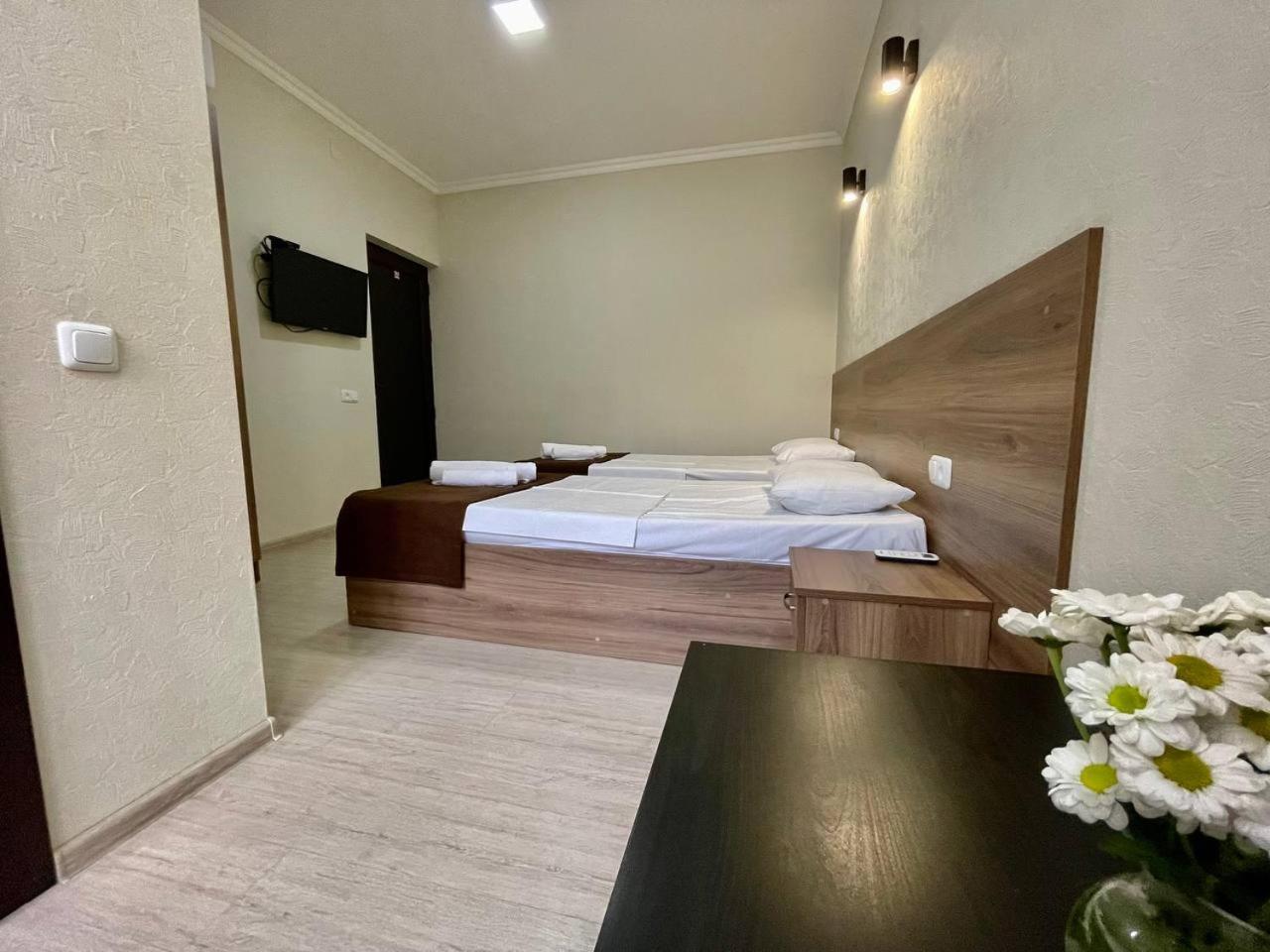 Merien Hotel Erywań Zewnętrze zdjęcie